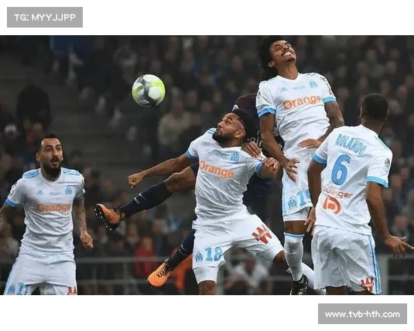 朗斯阵容齐整，主场以逸待劳迎接巴黎挑战。