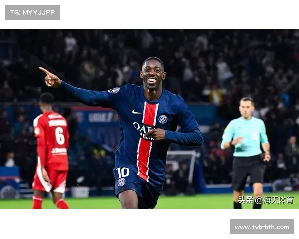 巴黎替补席庆祝巴尔科拉制胜球，登贝莱振臂高呼